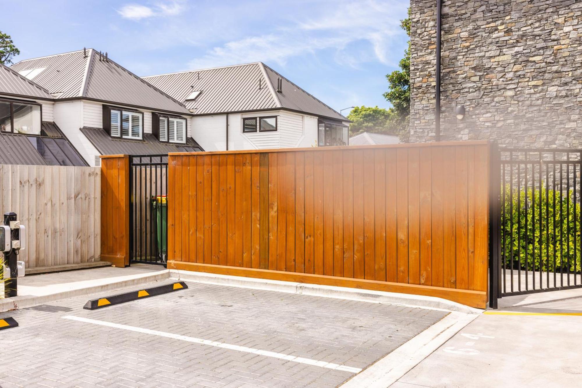 Modern 2 Bedroom By Hagley Park Christchurch Exterior photo
